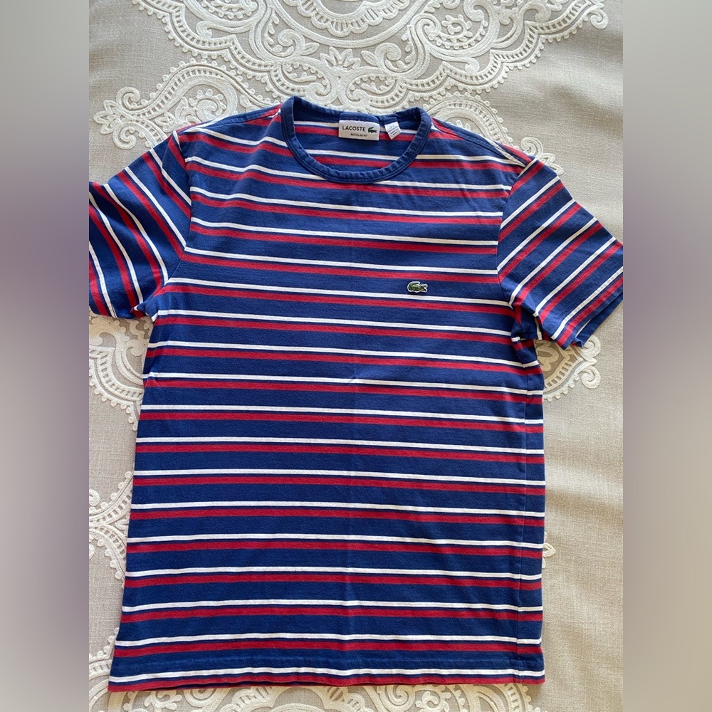Men’s Lacoste t-shirts, size small